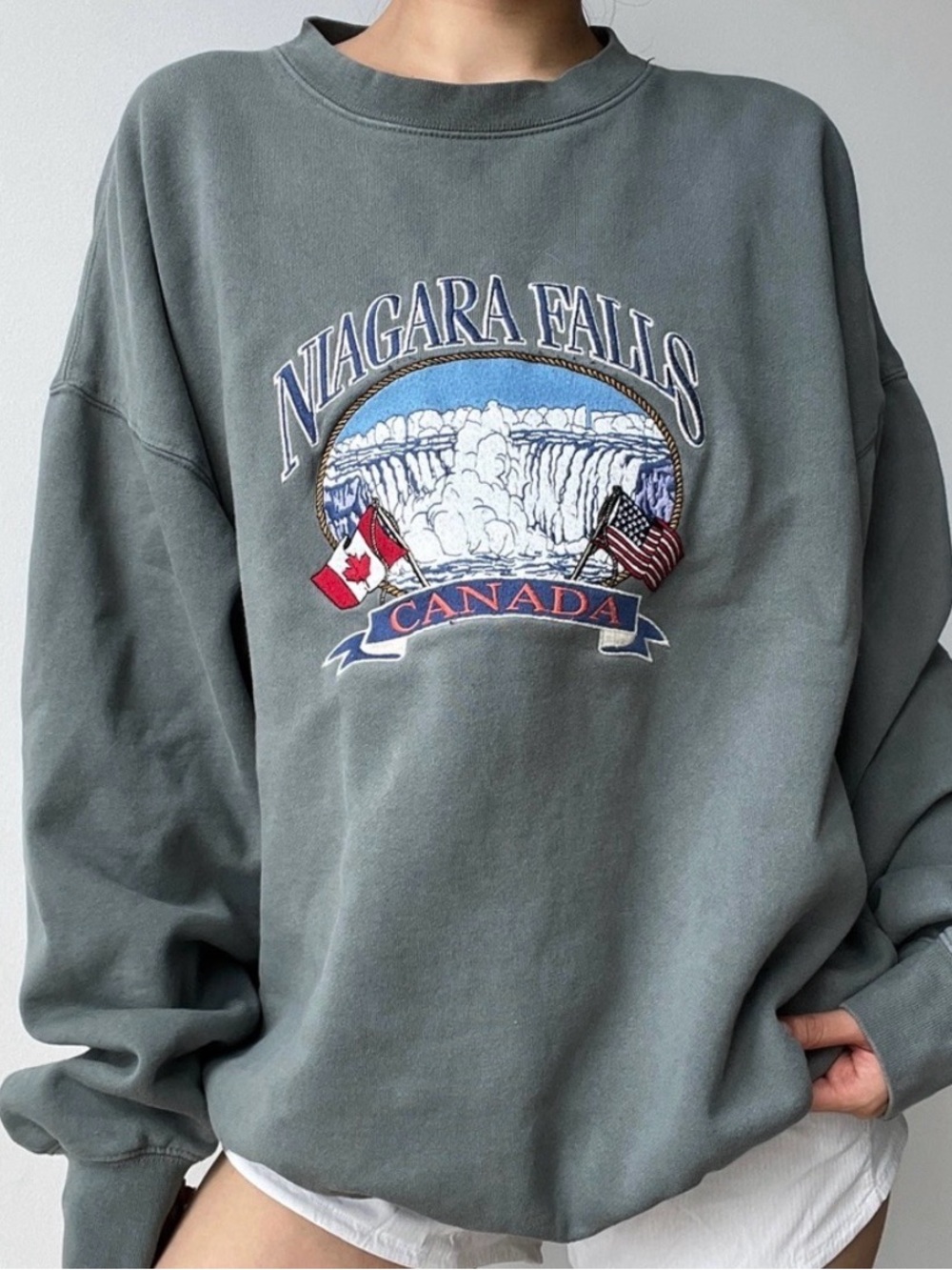 Brandy Melville Niagara Falls Canada Oversized Graphic Sweatshirt Green Gray EUC